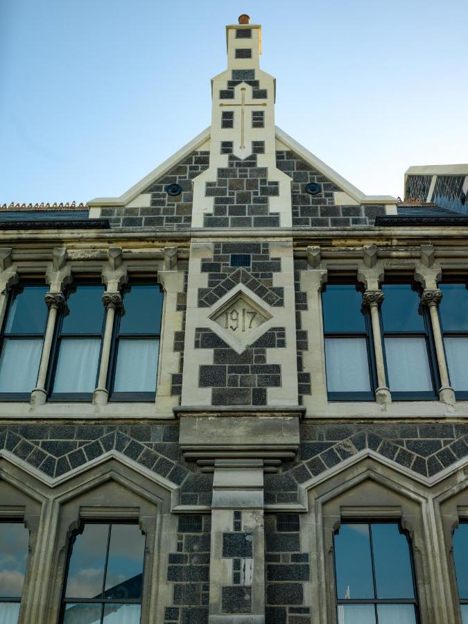 The Observatory Hotel クライストチャーチ エクステリア 写真 The 1917 date stone
