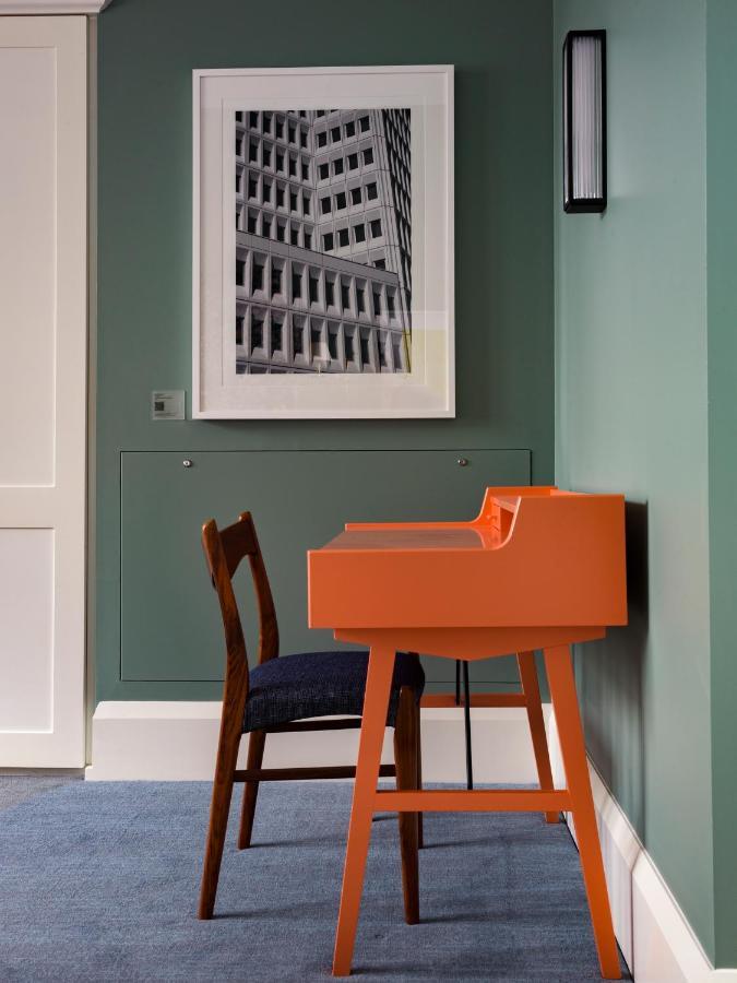 The Observatory Hotel クライストチャーチ エクステリア 写真 A small desk in a home office