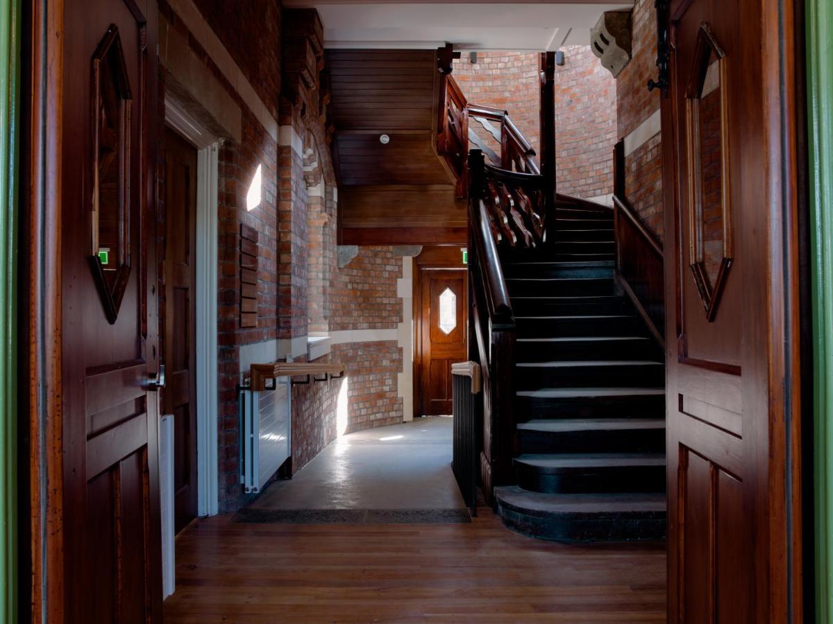The Observatory Hotel クライストチャーチ エクステリア 写真 The staircase