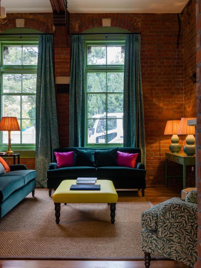 The Observatory Hotel クライストチャーチ エクステリア 写真 The interior of the former stable block