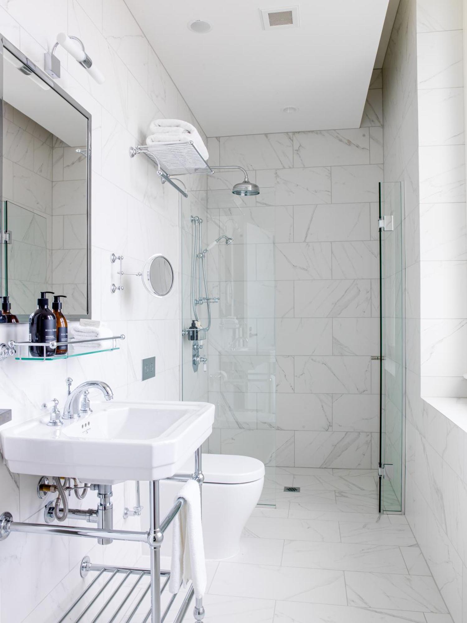 The Observatory Hotel クライストチャーチ エクステリア 写真 A shower enclosure
