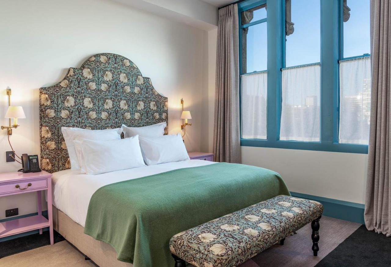 The Observatory Hotel クライストチャーチ エクステリア 写真 A bedroom at the Hotel
