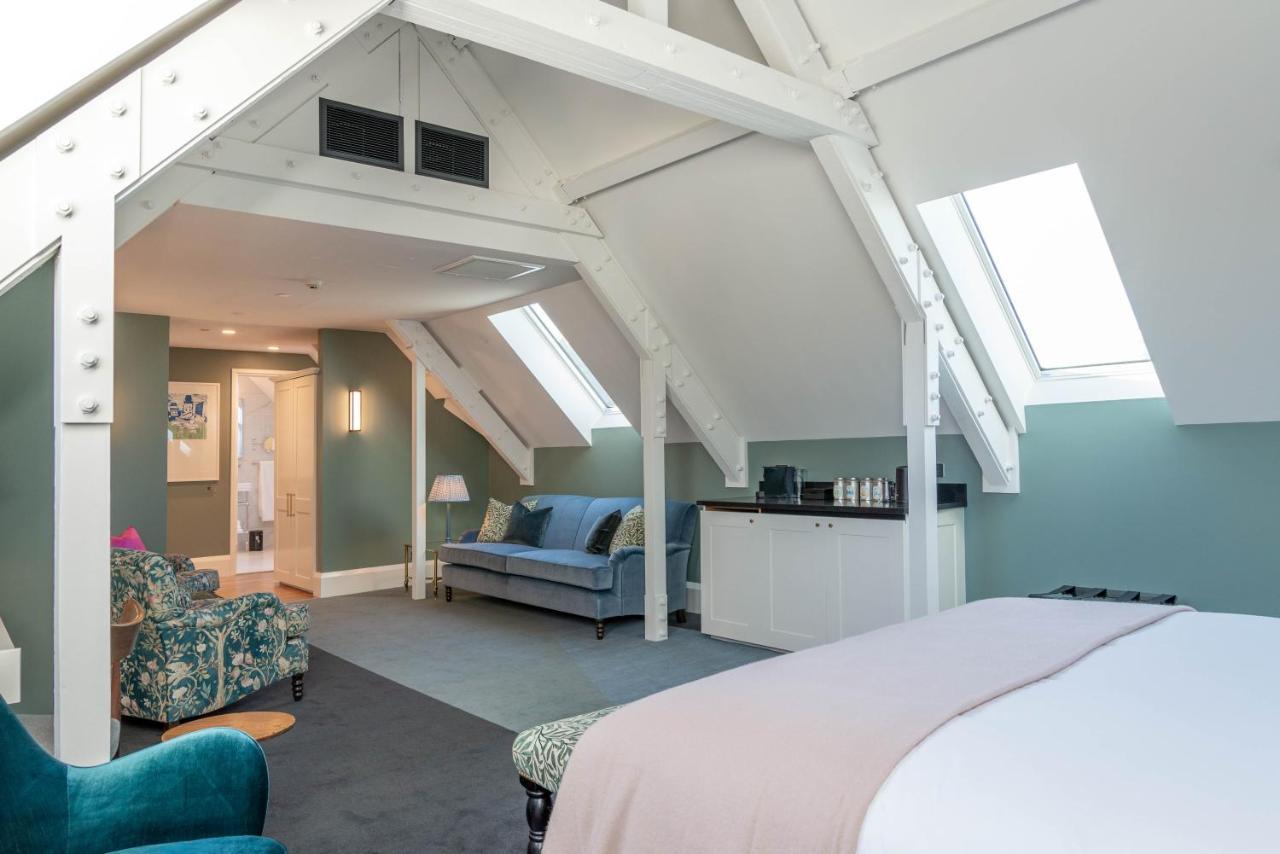 The Observatory Hotel クライストチャーチ エクステリア 写真 The interior of a suite at the hotel